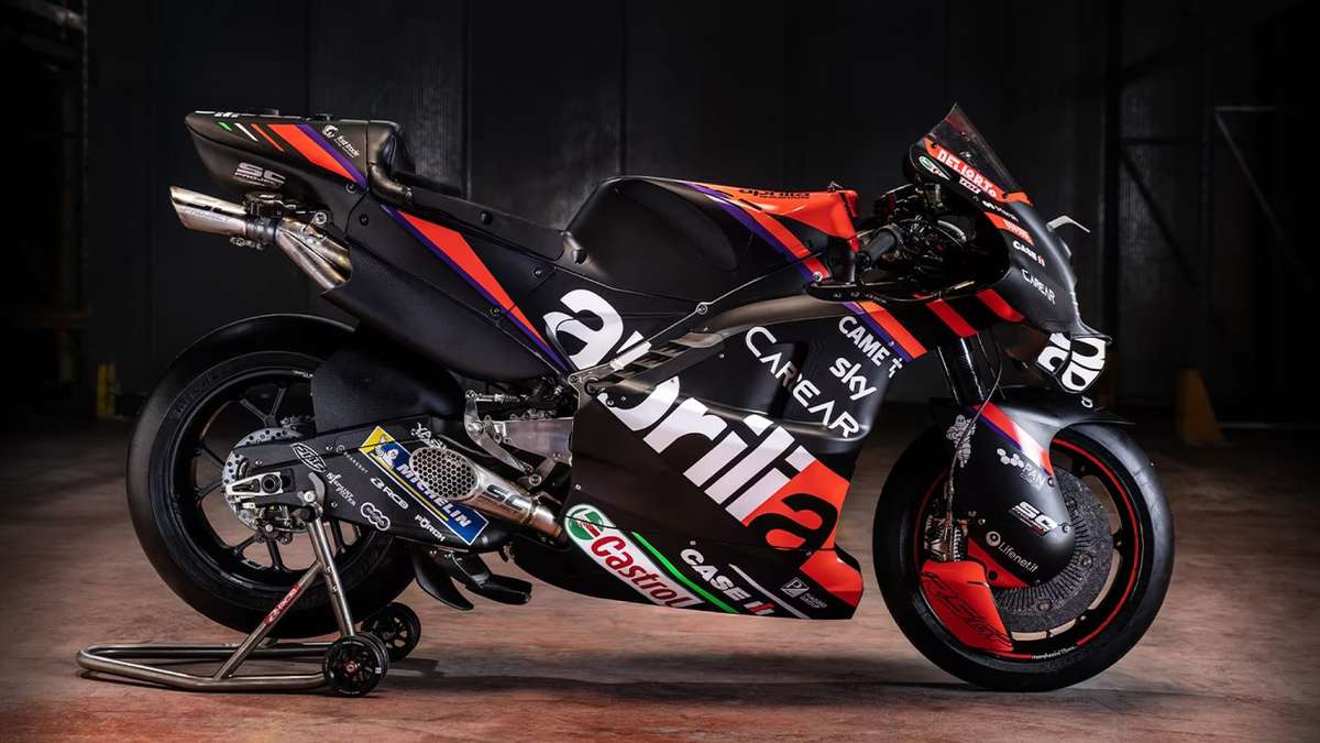 Front view of Aprilia RS-GP focusing on winglets, nose profile and front suspension